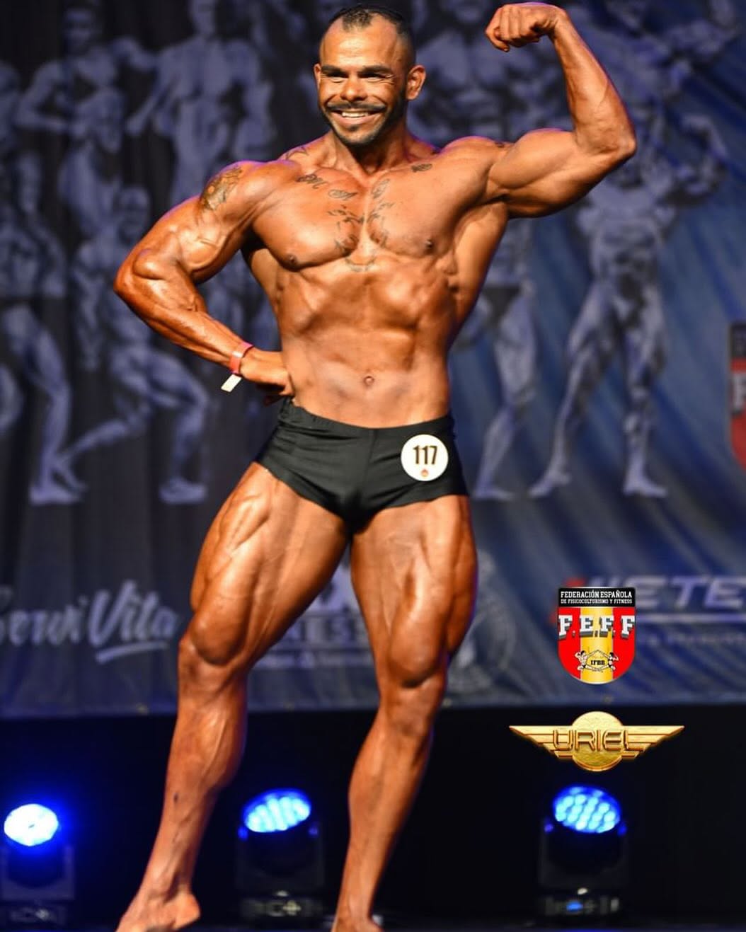 Front biceps · escenario